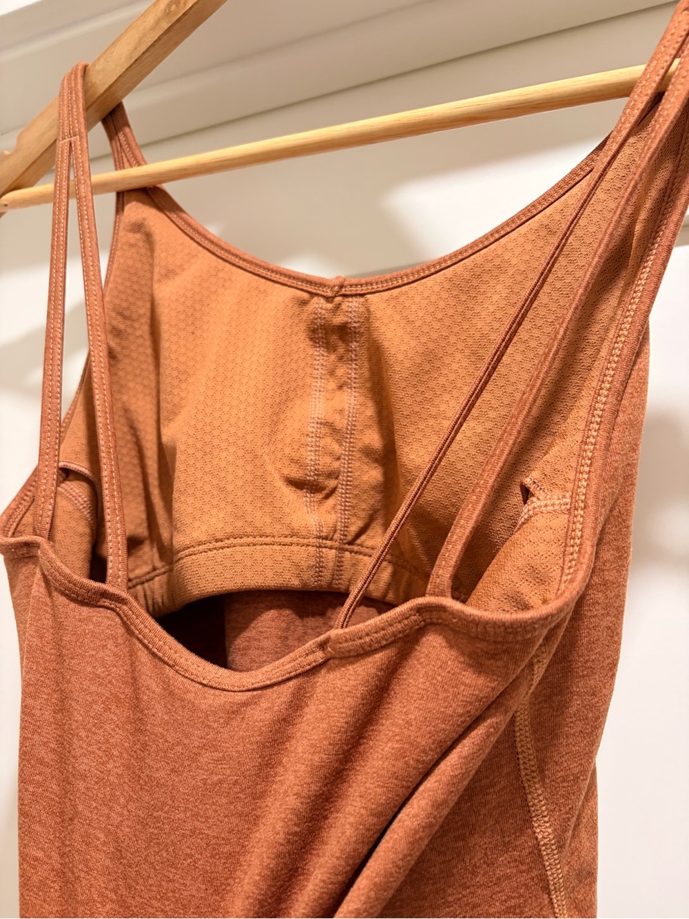 Vuori Palo Santo Set Heathered Tank and Leggings - Picture 5 of 16